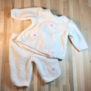 Cute 0-3 month girls pants & shirt